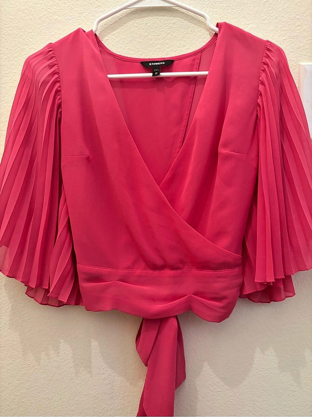 Express Pleated Flutter Sleeve Wrap Tie-Back Crop Top Pink XS